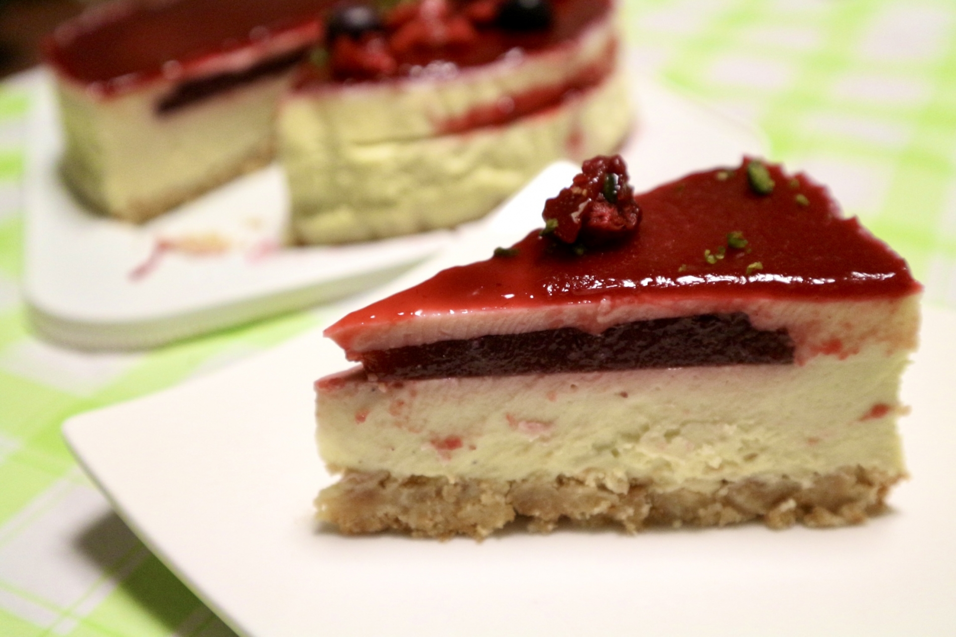ベリーのレアチーズケーキ
